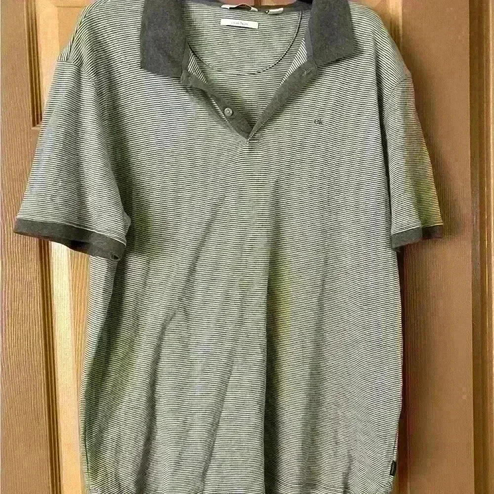 Men Calvin Klein polo size XL​
